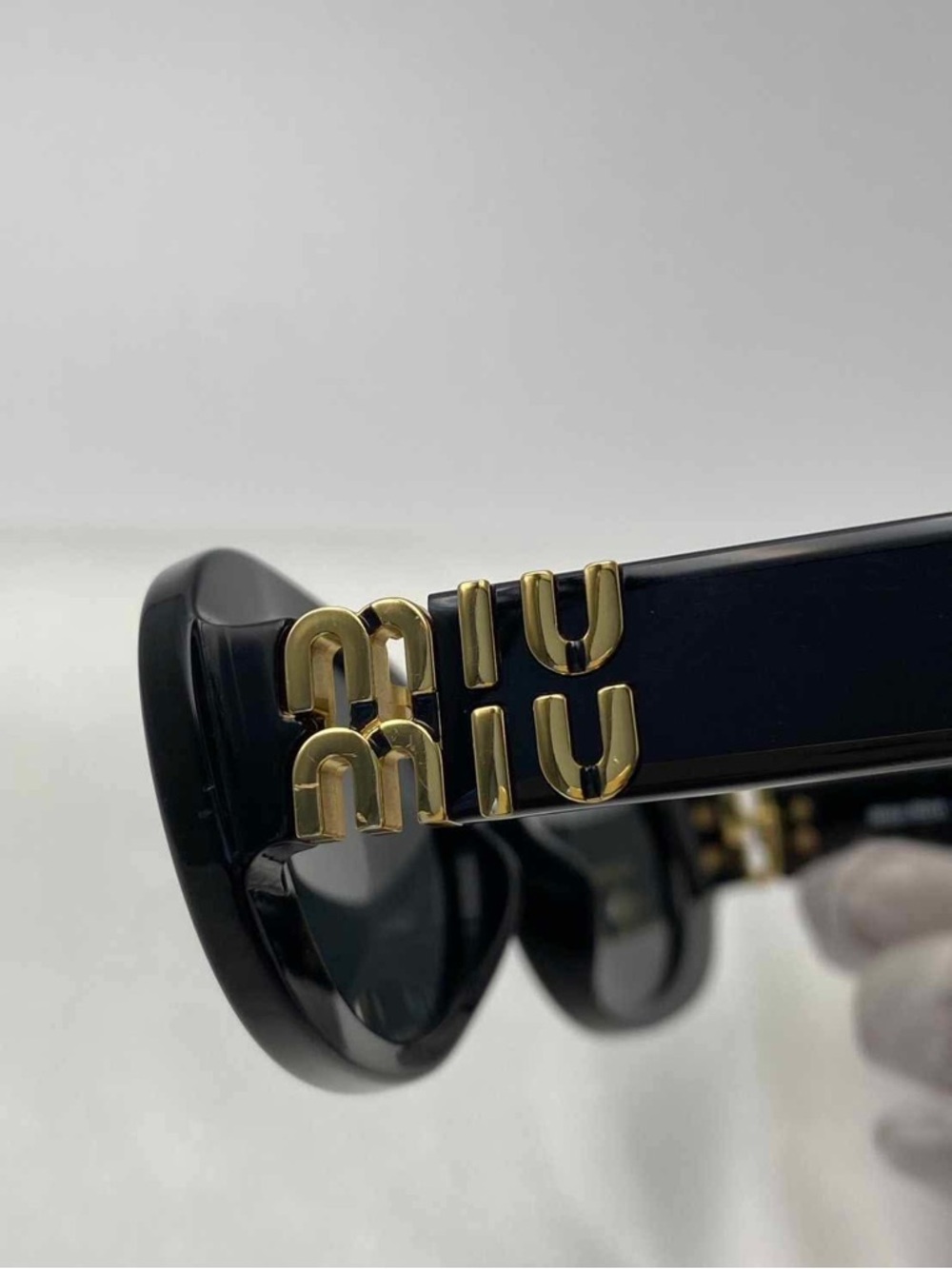 Miu Miu Black Oval Women's Sunglasses with Pink Case - Picture 11 of 13